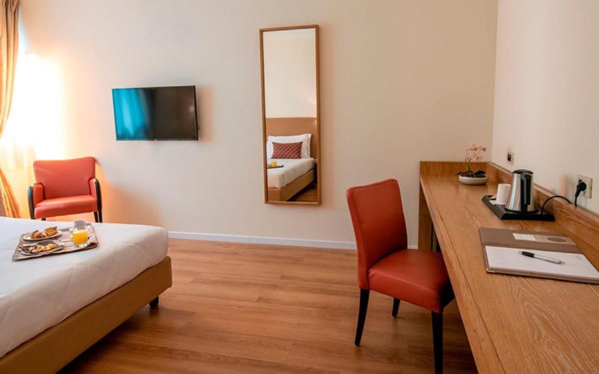 Jr Hotels Gigli Firenze Calenzano Luaran gambar